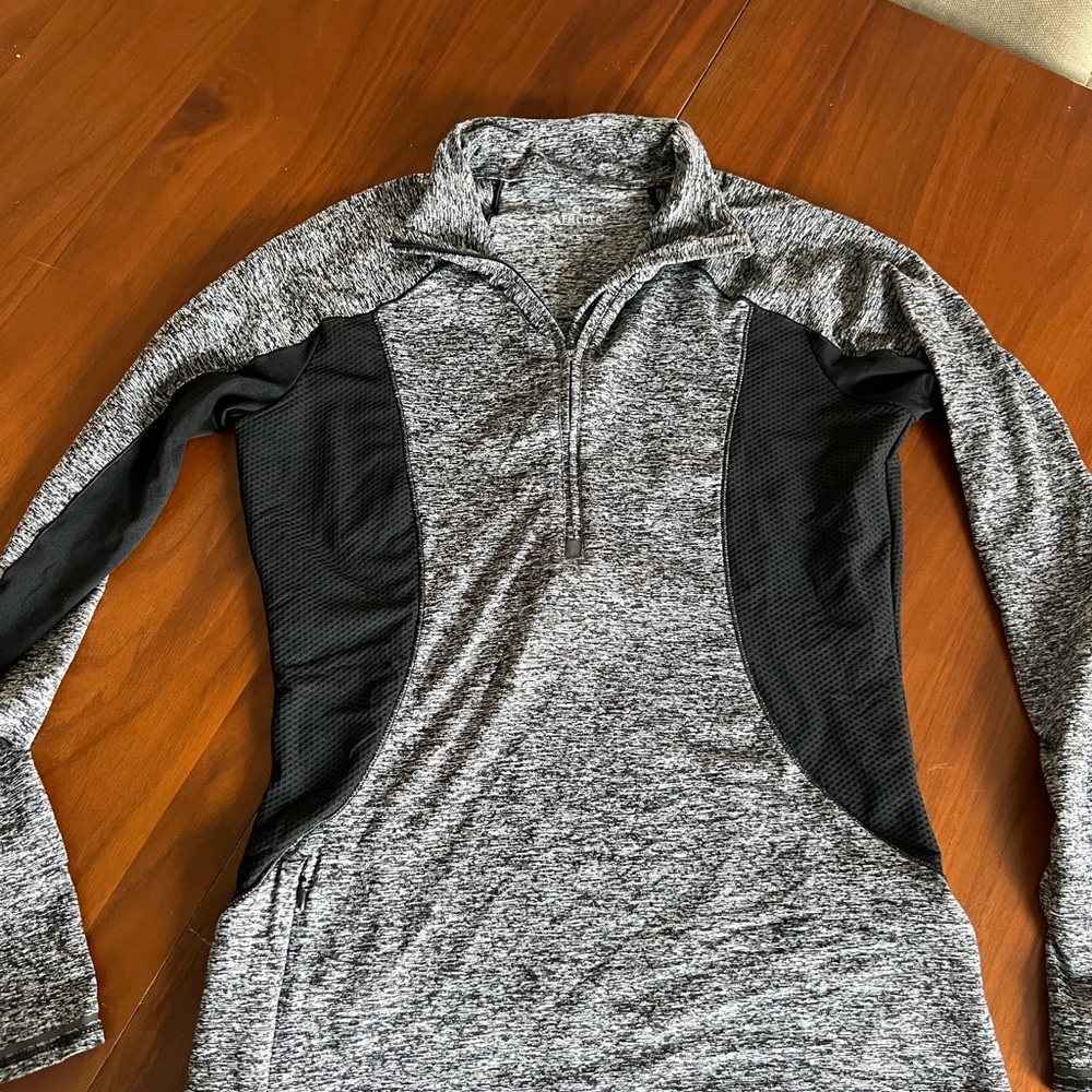 Athleta small zip up running shirt